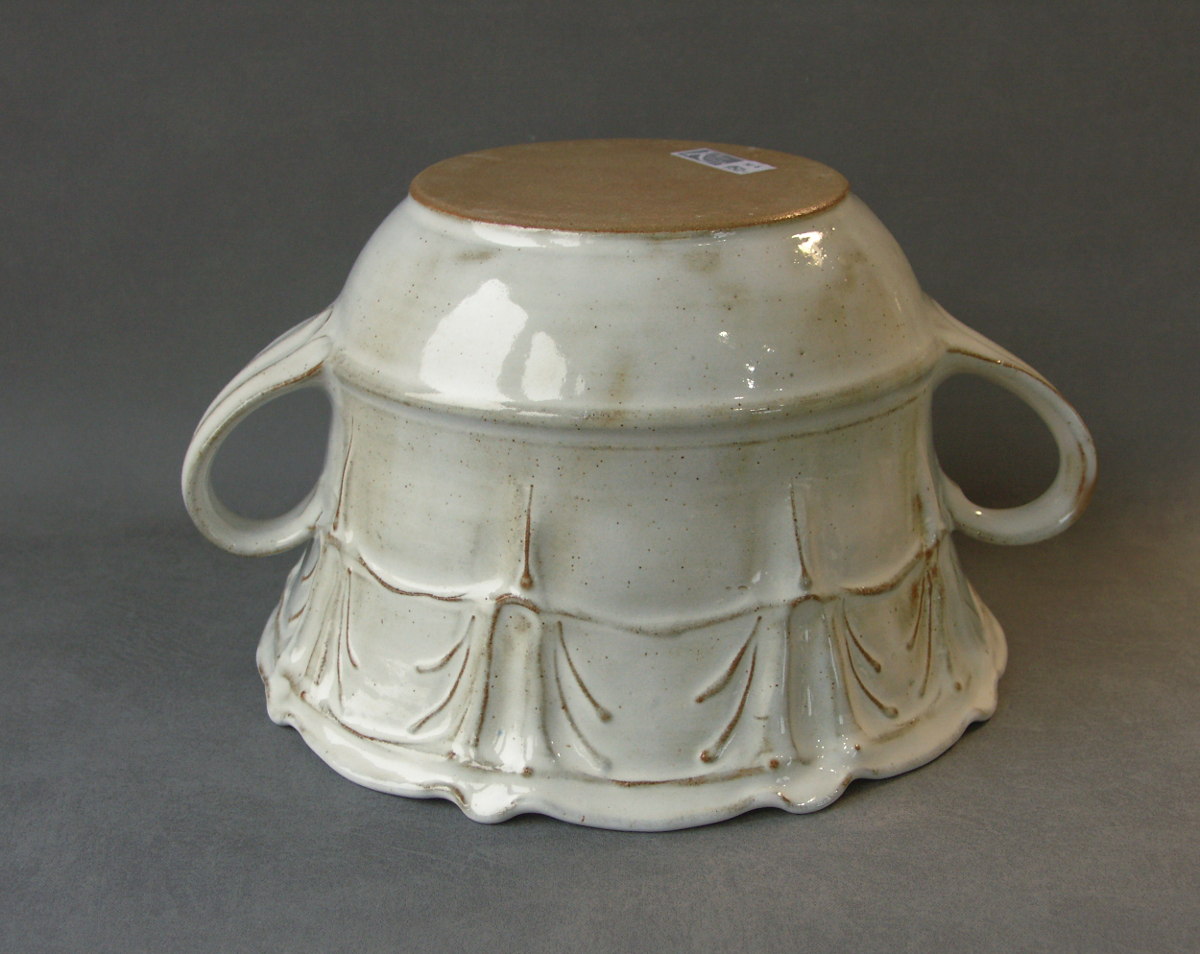 Soup serving bowl with handles - 2