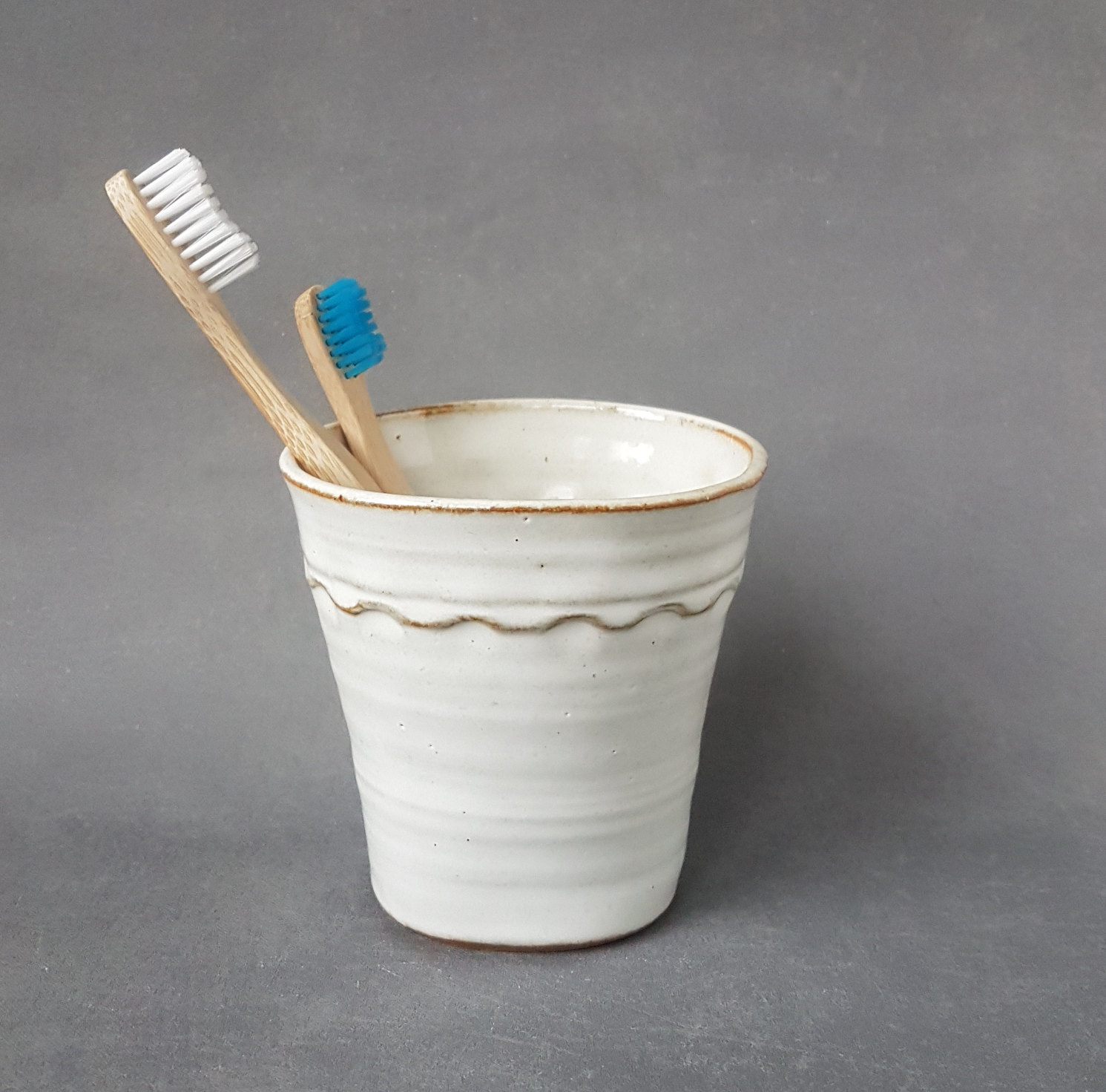 Toothbrush holder