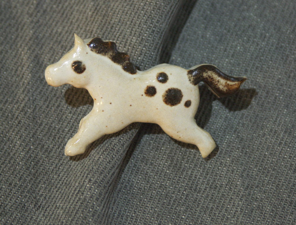 Horse brooch