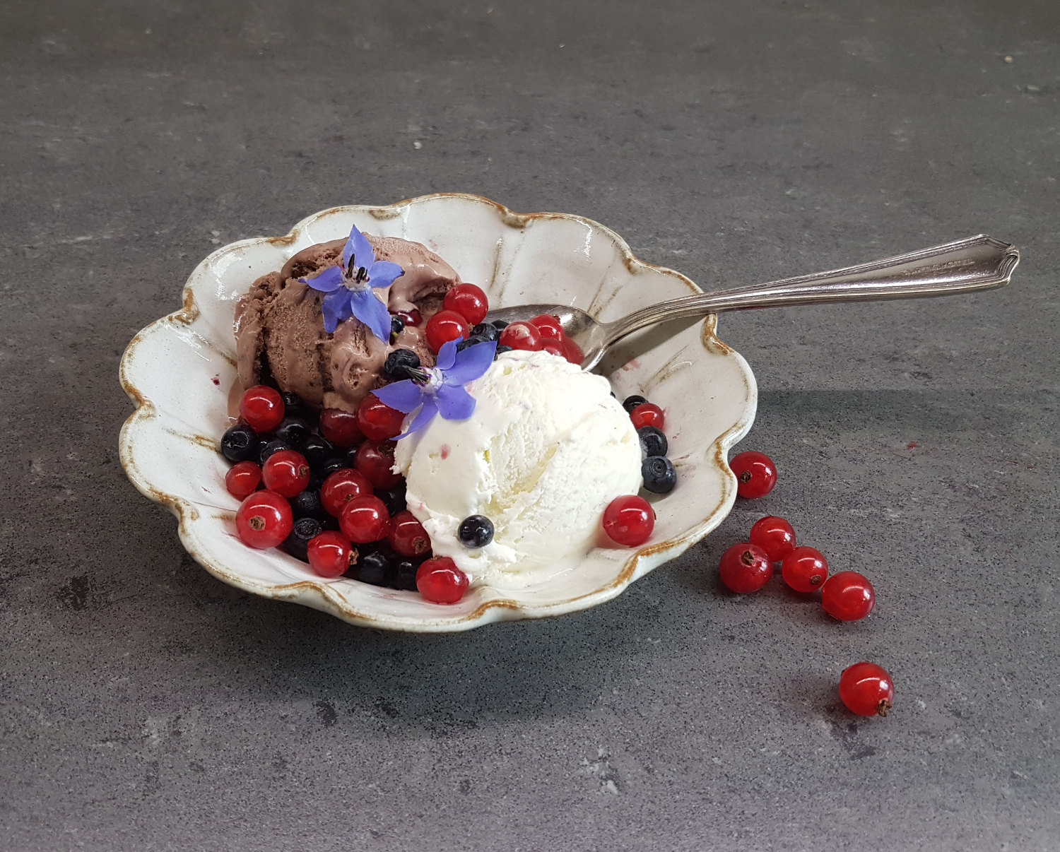 Dessert bowl flowershaped