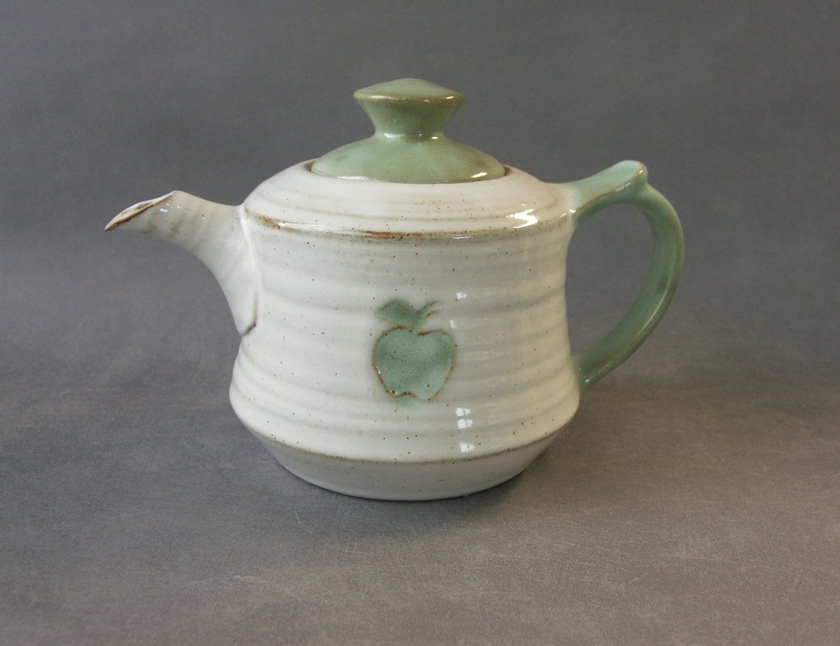 Teapot apple