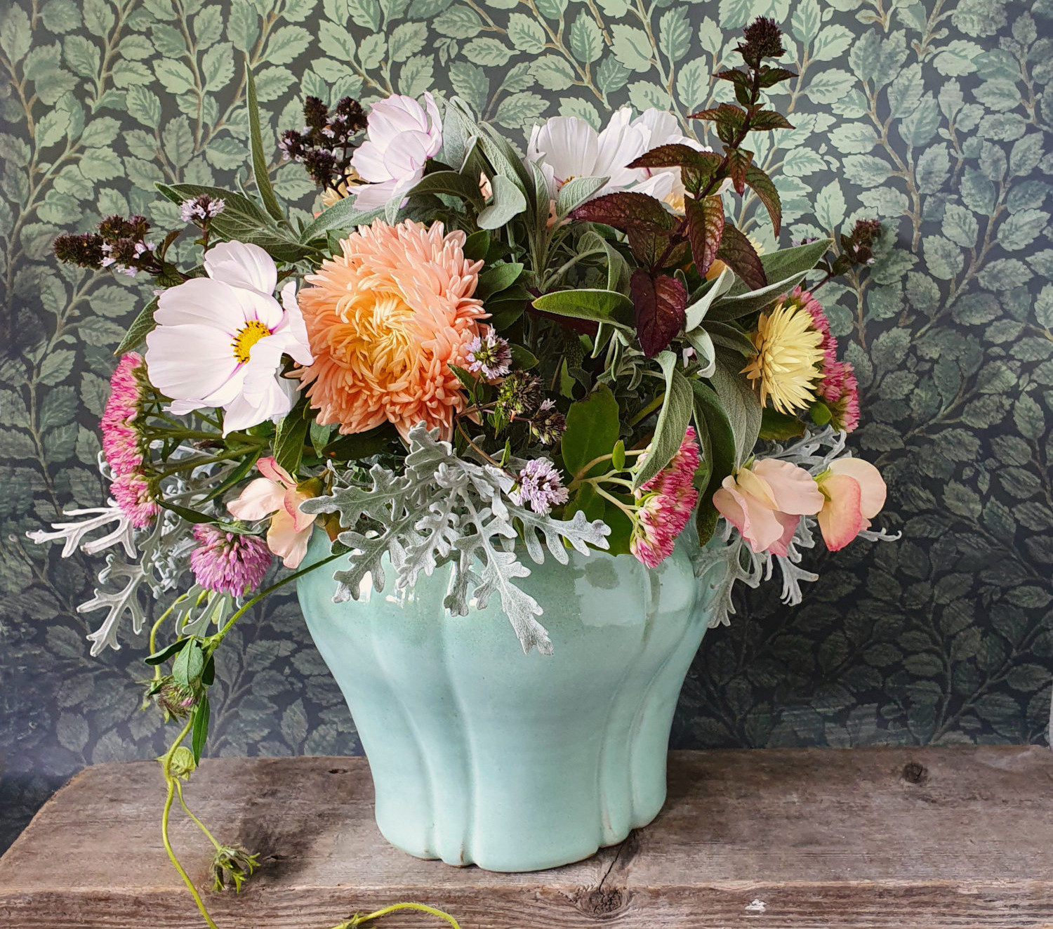 Rustic elegant stoneware for home & garden 