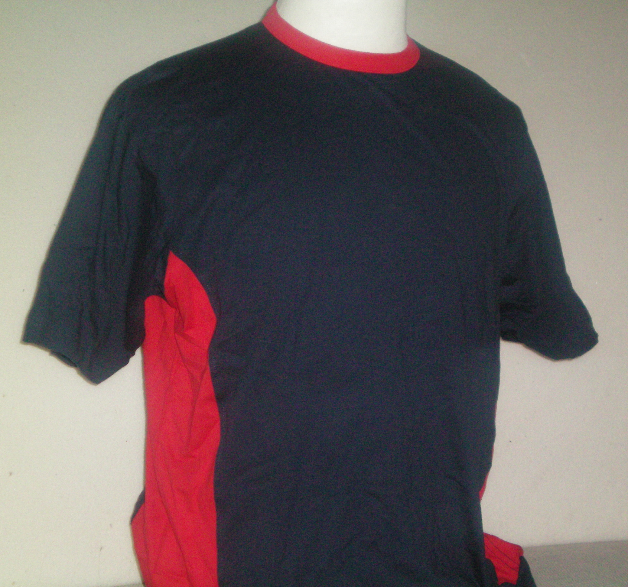T-shirt blå&röd 1887