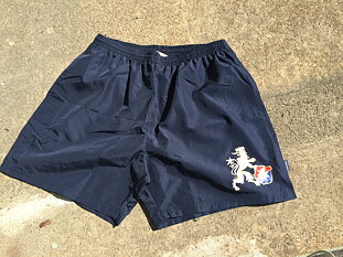 Badshorts - Mörkblå med emblem