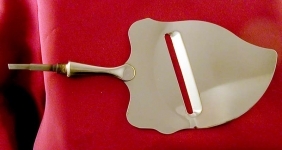 Osthyvel Kurvig