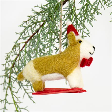 Afroart Tovat Djur  Dog on Skies
