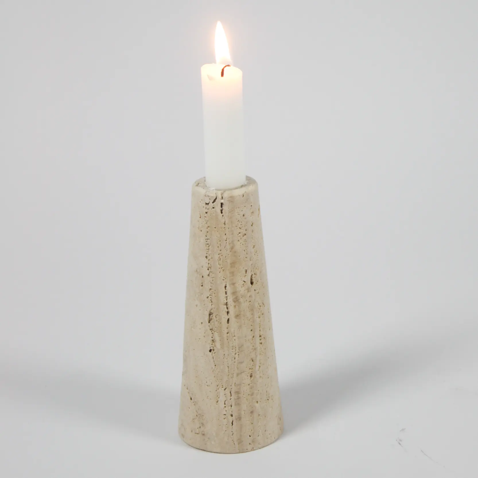 Ljusstake i Kalksten