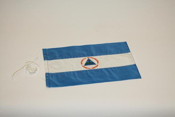 Bordsflagga Nicaragua - 2