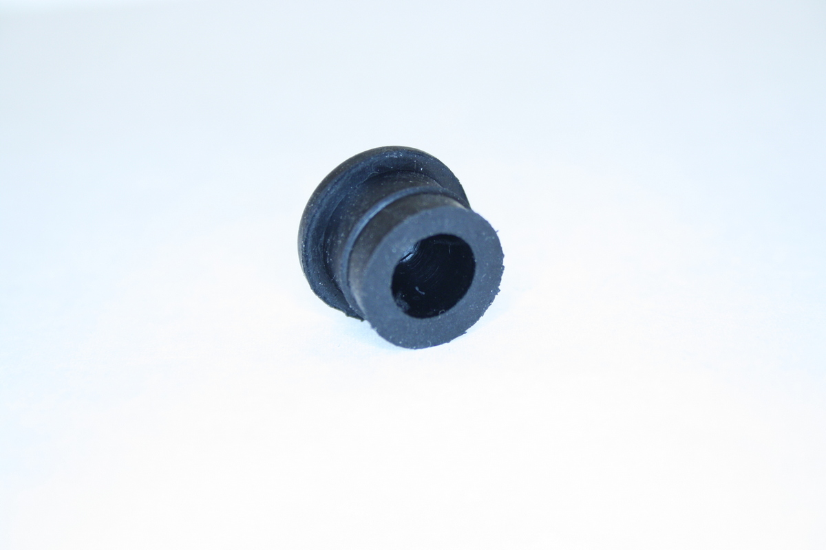 Gummi für Motorabdeckung Suzuki K50 09250-14002 - 3
