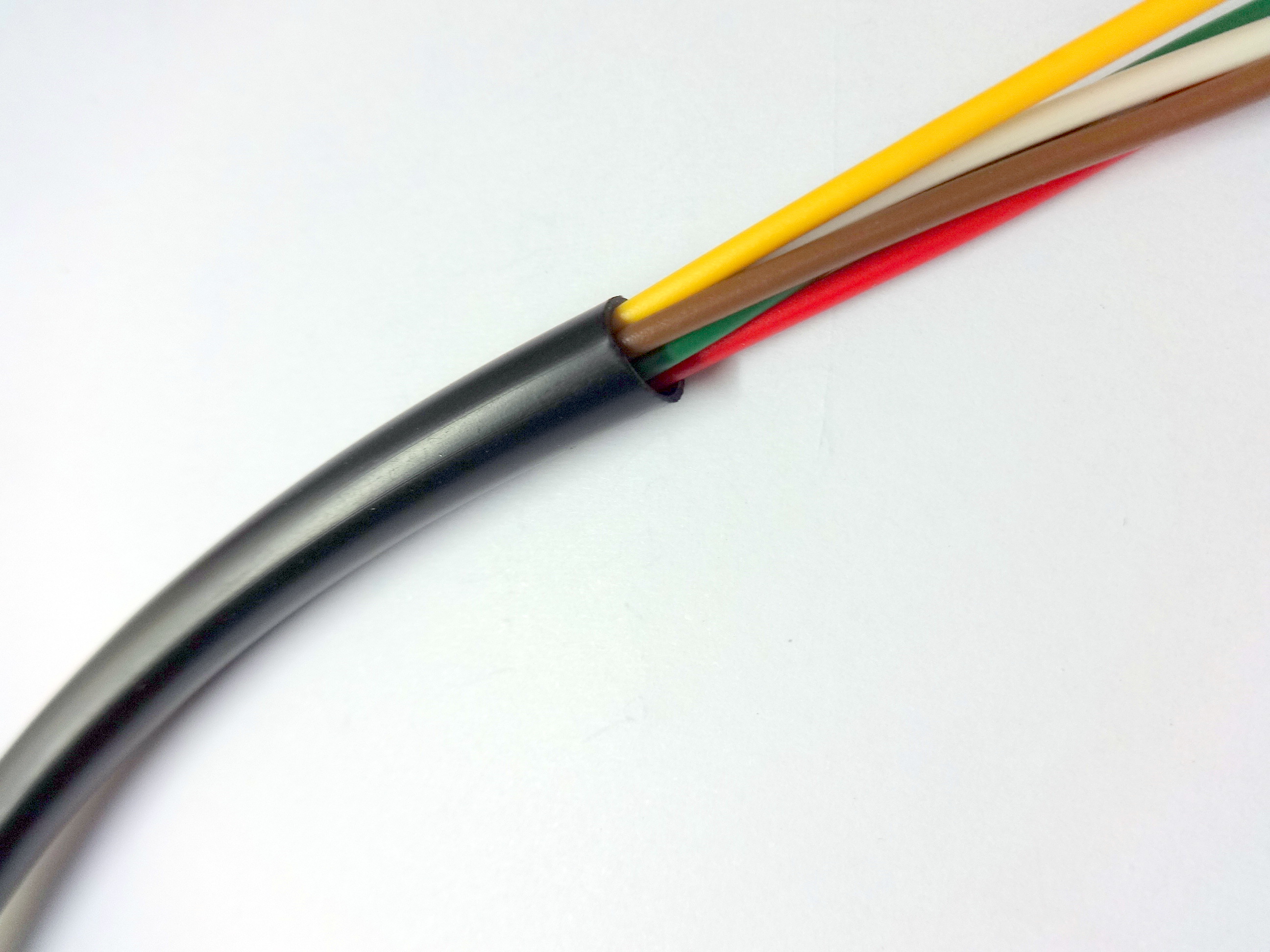 Kabeldeksel svart for 2-4 elektriske kabler. ca 6 mm, 5 meter - 2