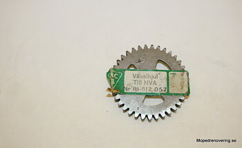 Gear wheel 2:an, Husqvarna Flinta. 81-612-057 NOS