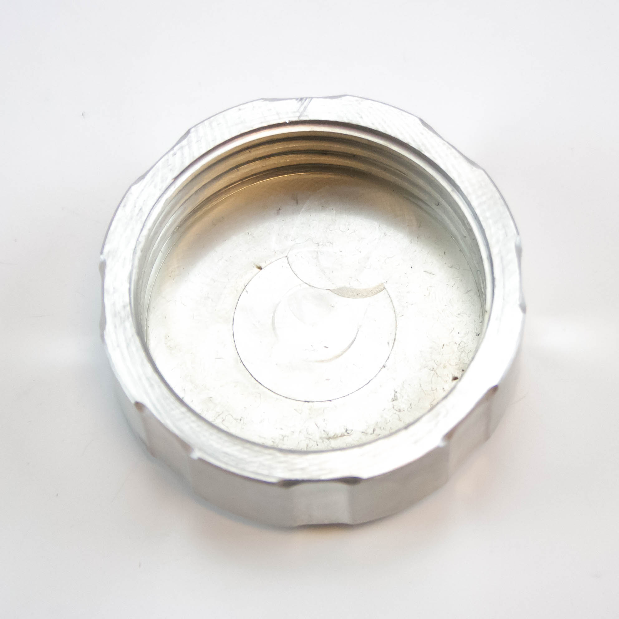 Deksel for bremsebeholder Yamaha FS1 1975-76 Aluminium med Yamaha-logo - 2