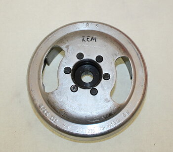 Flywheel E75S 133 H 215 15-5/15W 6V - Clockwise - NOS. HVA Flinta 1963 brake light and 52 c-c
