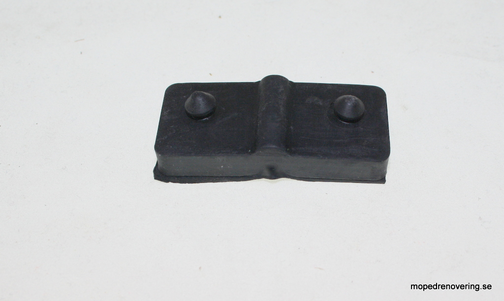 Gummi til benzintank bag Suzuki K50 - 3