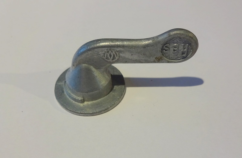 Bensiininosturi vääntynyt varhaishopea / kultainen nuoli M-28181 nenä - 2