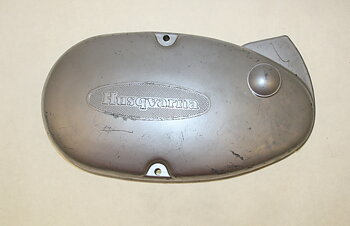 Motorkåpa Husqvarna 81-025-323 NOS till 42121 