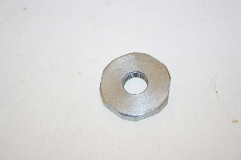 Mutteri, jarrusuoja M-16548 etunapa Husqvarna Silverpilen Guldpilen 282 283 NOS - 3