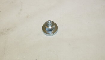 Fly wheel nut Vespa primavera. 50-90-125 CC.