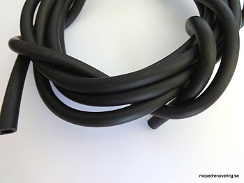 Fuel tube black 4x8 mm 1 meter