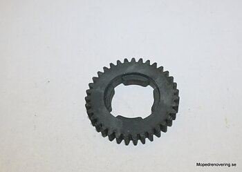 Gear wheel 2nd. 3 VXL Husqvarna Flinta. For 17 mm output shaft. NOS