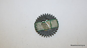 Gear wheel 3: An to whose flint with 15 mm output shaft, 3 VX1. NOS