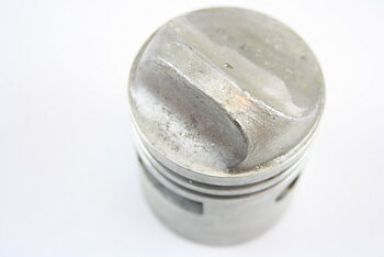 Stempel LM 5629 NOS 52,00 mm HVA/ILO 98 cc 1936-40, uden stempelring, men med bolt.