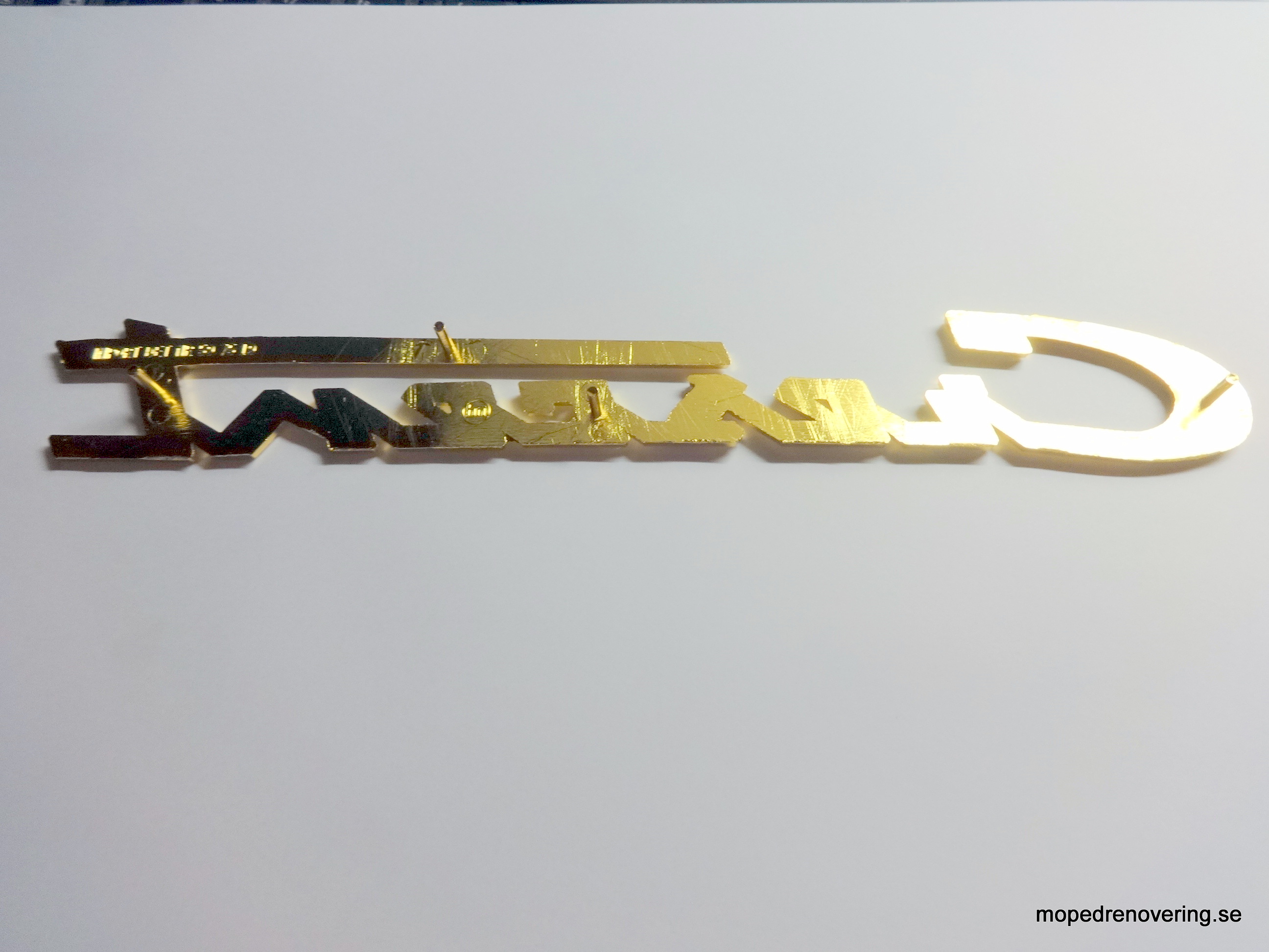Emblem Crescent gold - check the dimensions! - 4