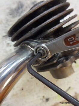 Anschlagschraube für Auspuff Puch. M6x25