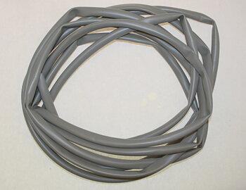 Wire casing gray plastic for 5-10 wires.&nbsp;Approx. 6 mm. 5 meter
