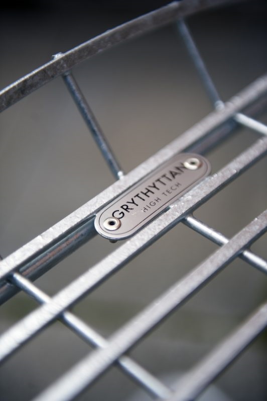 High tech grupp 4 stolar och bord 110x70 (zink) - Grythyttans stålmöbler - 4