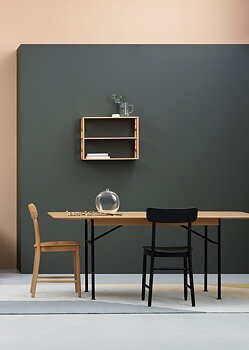 Figurine Chair (Lacquered Oak) -Fogia