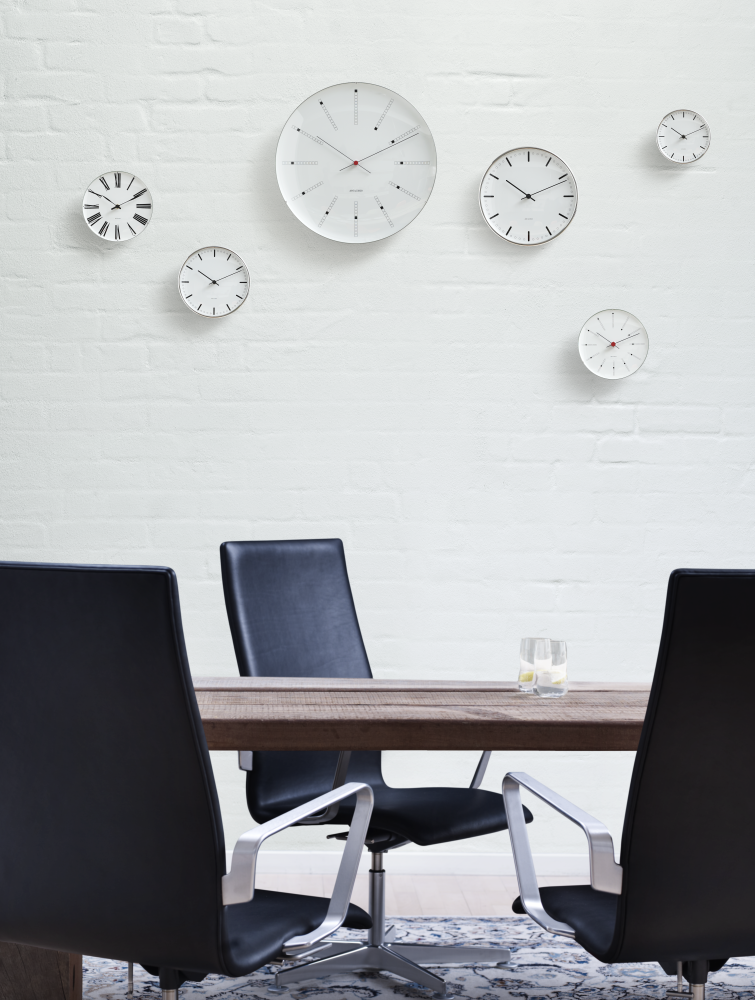 Arne Jacobsen Bankers Väggklocka svart (29 cm) - I lager - 2