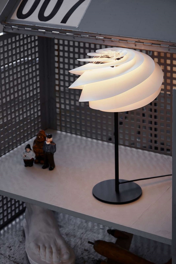 Modell 331 Swirl White Table lamp - LE KLINT - 2