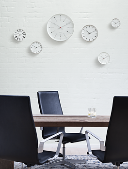 Arne Jacobsen Bankers Wall clock (black) - Several sizes