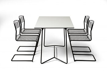 High tech grupp 4 stolar och bord 110x70 (svart)  - Grythyttans stålmöbler