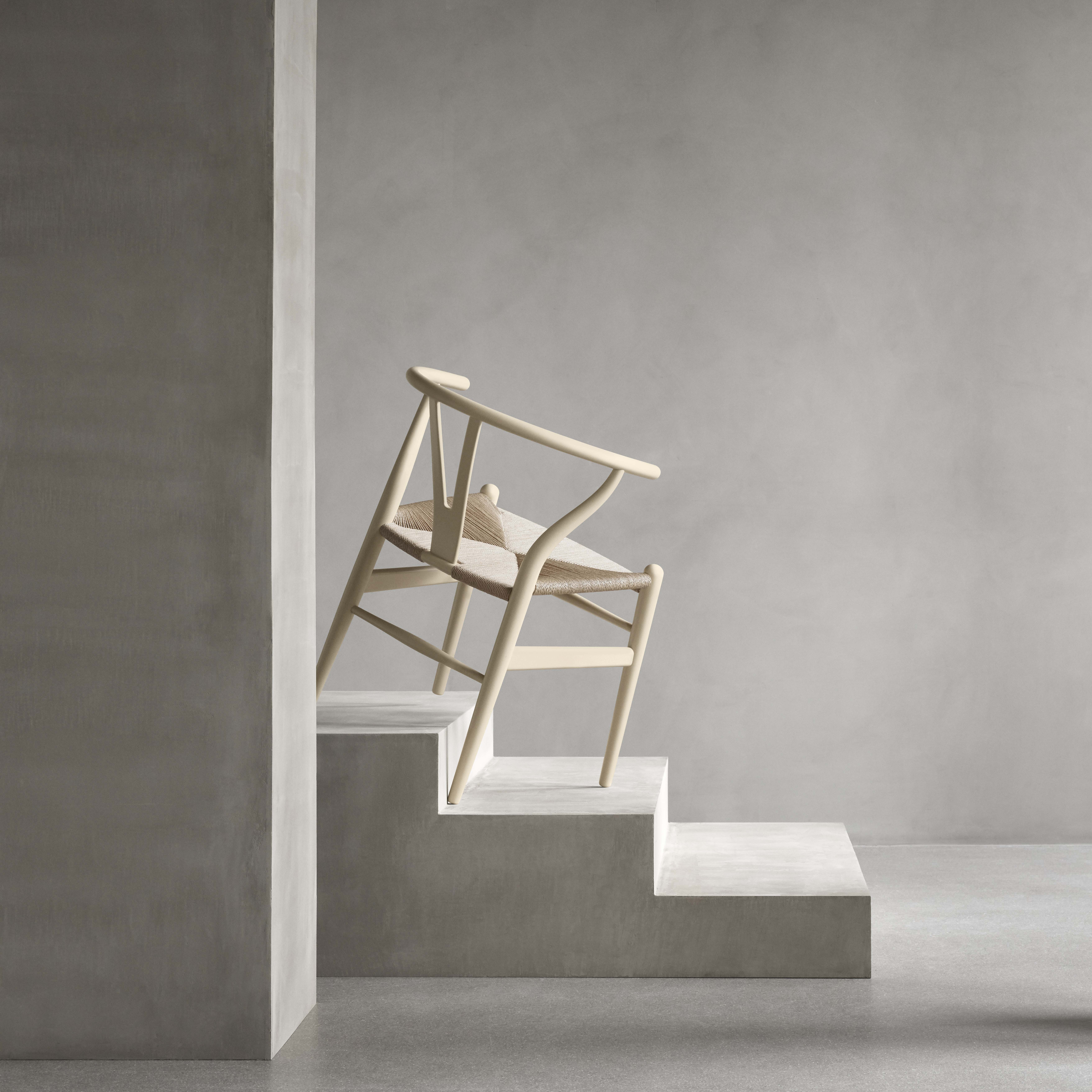 CH24 Wishbone chair (Soft Edition Barley) - In stock - by Ilse Crawford - Carl Hansen & Søn - 5
