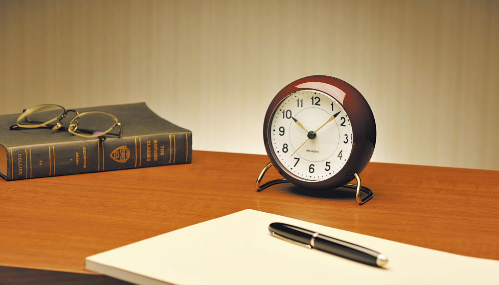 Arne Jacobsen Station Bordsur Bordeaux Rosendahl Timepieces