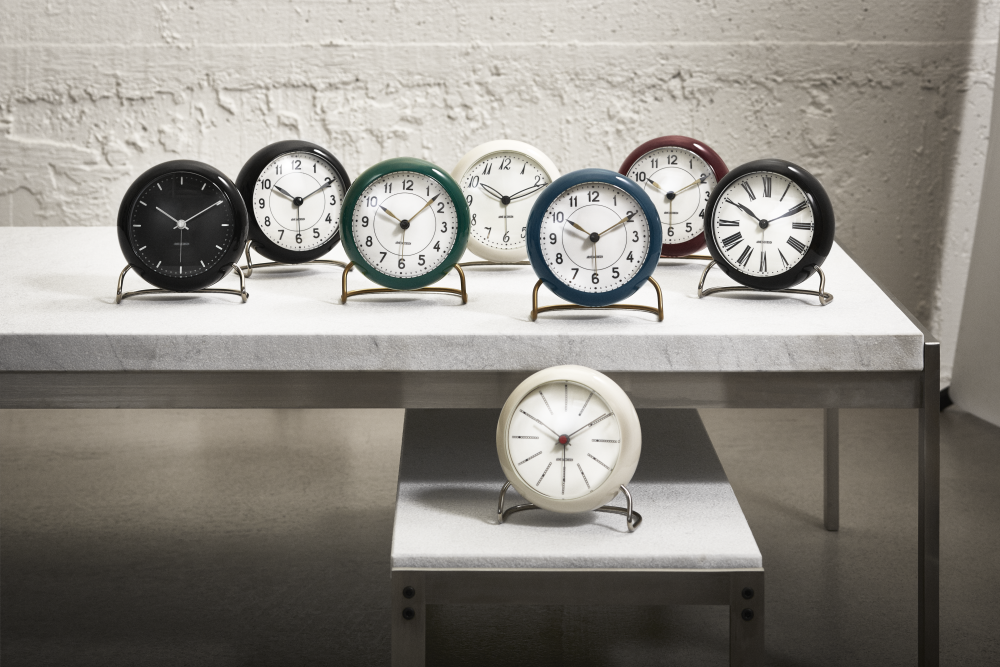 Arne Jacobsen Station Table clock Racing green