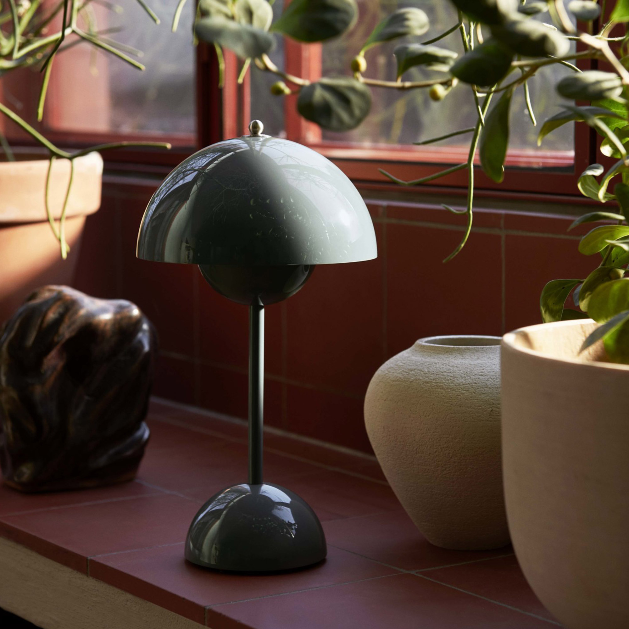 Flowerpot Portable VP9 Table lamp (Cobolt blue) -  In stock - &Tradition - 5