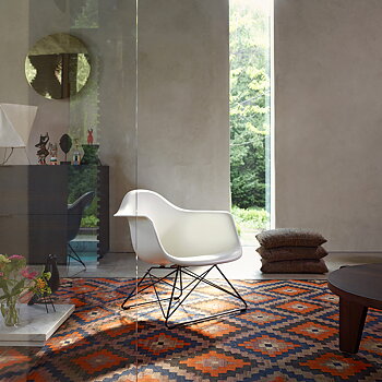 Eames Plastic Armchair RE LAR Lounge Chair - Vitra