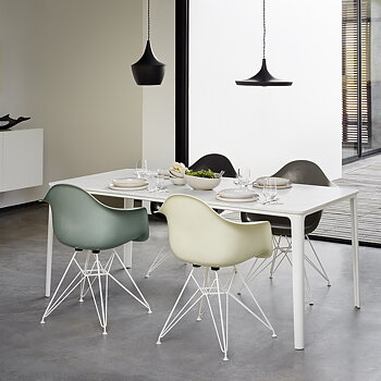 Eames Fiberglass Armchair DAR - Vitra