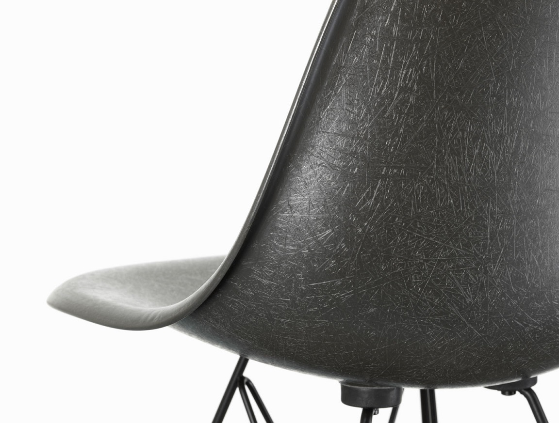 Eames Fiberglass Stol DSR Umber Grey/Svarta ben - I lager - 2