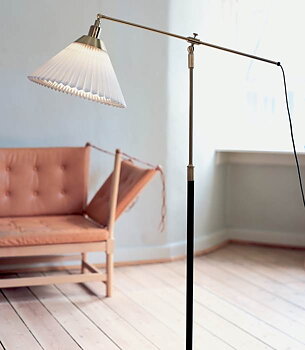 Model 349 Brass/black Floor lamp - LE KLINT