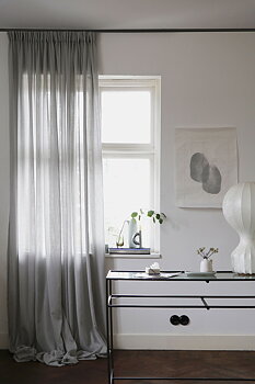 Gardin Lyx Hotellvoile dubbel bredd Grå finns i två storl: