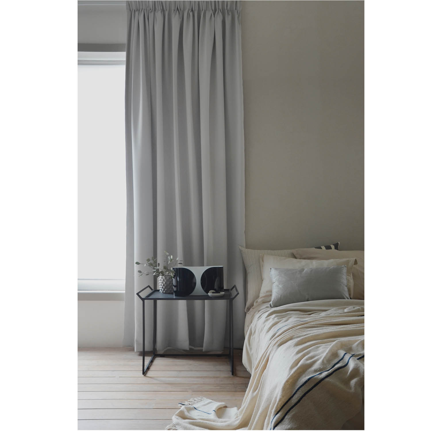Mörkläggande hotellgardin Pärlvit Höjd 270 cm