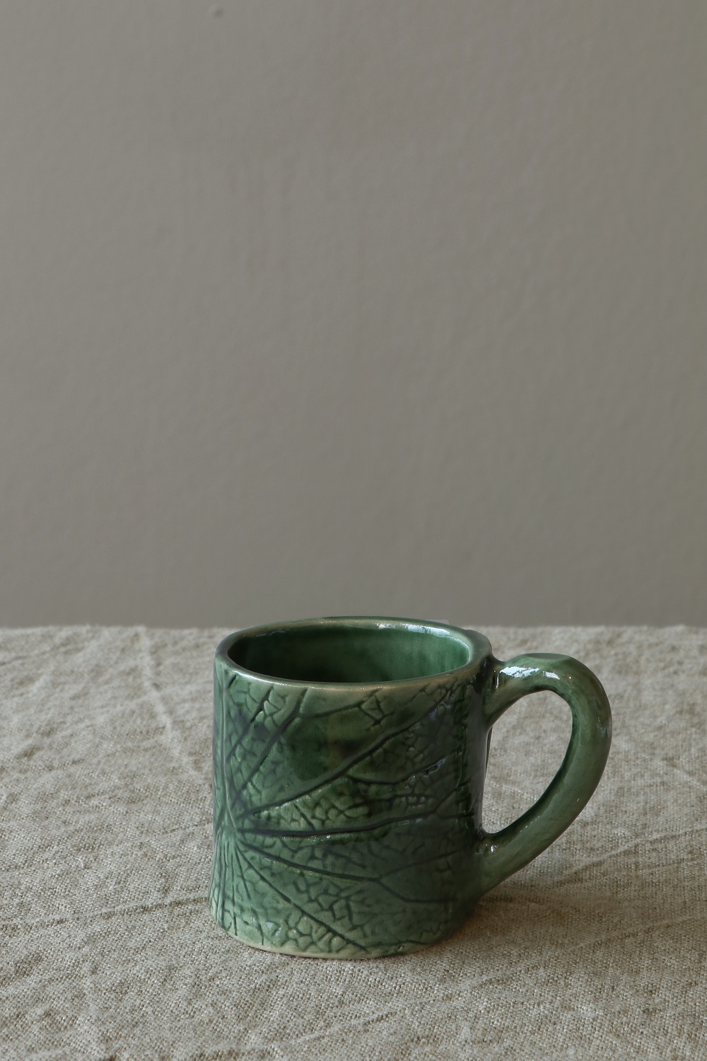 Mugg med bladmönster - 2