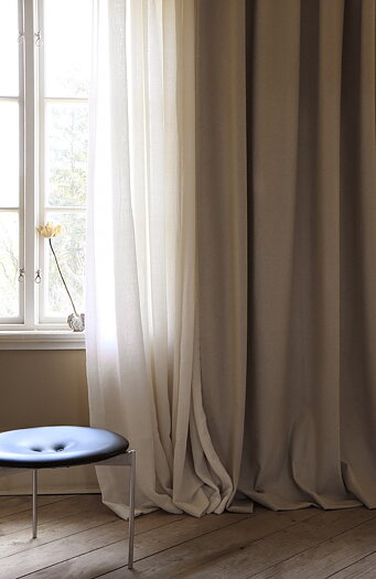 Gardin Retreat med återvunnen ull Porslinsbeige finns i två storl: