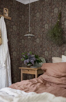 Nightingale Garden - 3563