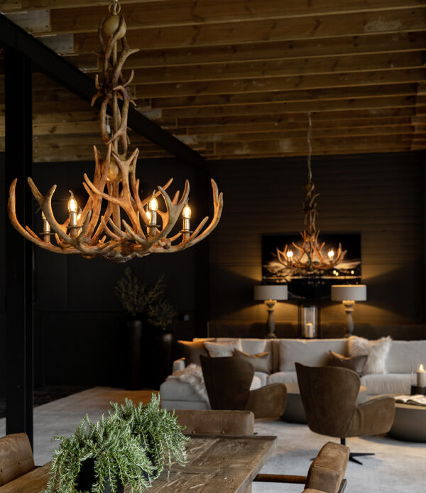 Antler – Exklusiv taklampa i renhornsdesign