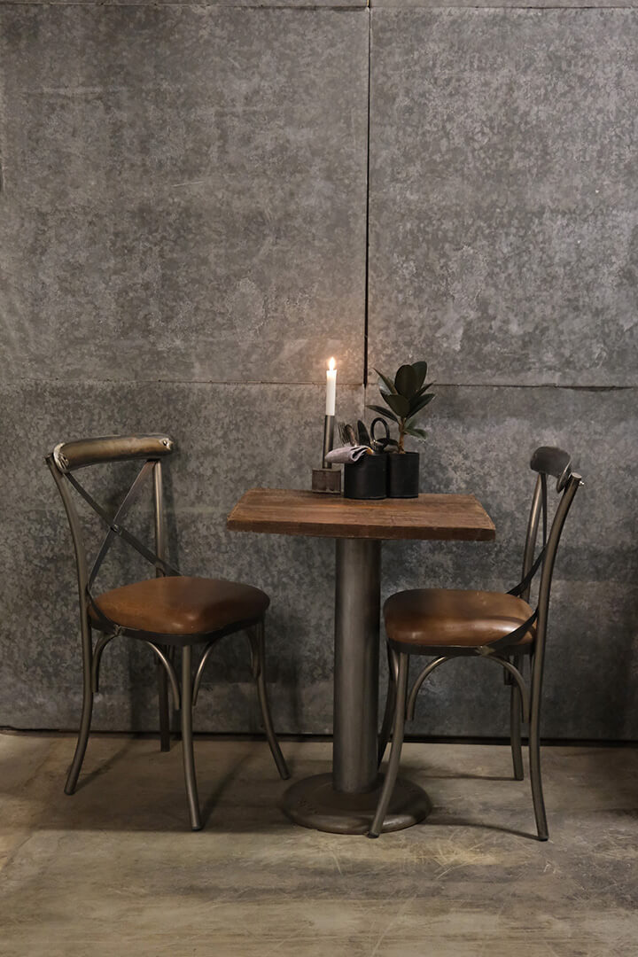Bistro Matsstol med skinnsäte och kors i ryggen  - 3